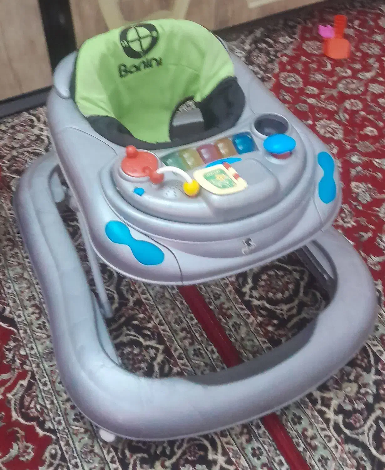 روروک|کالسکه و لوازم جانبی|لار, |دیوار