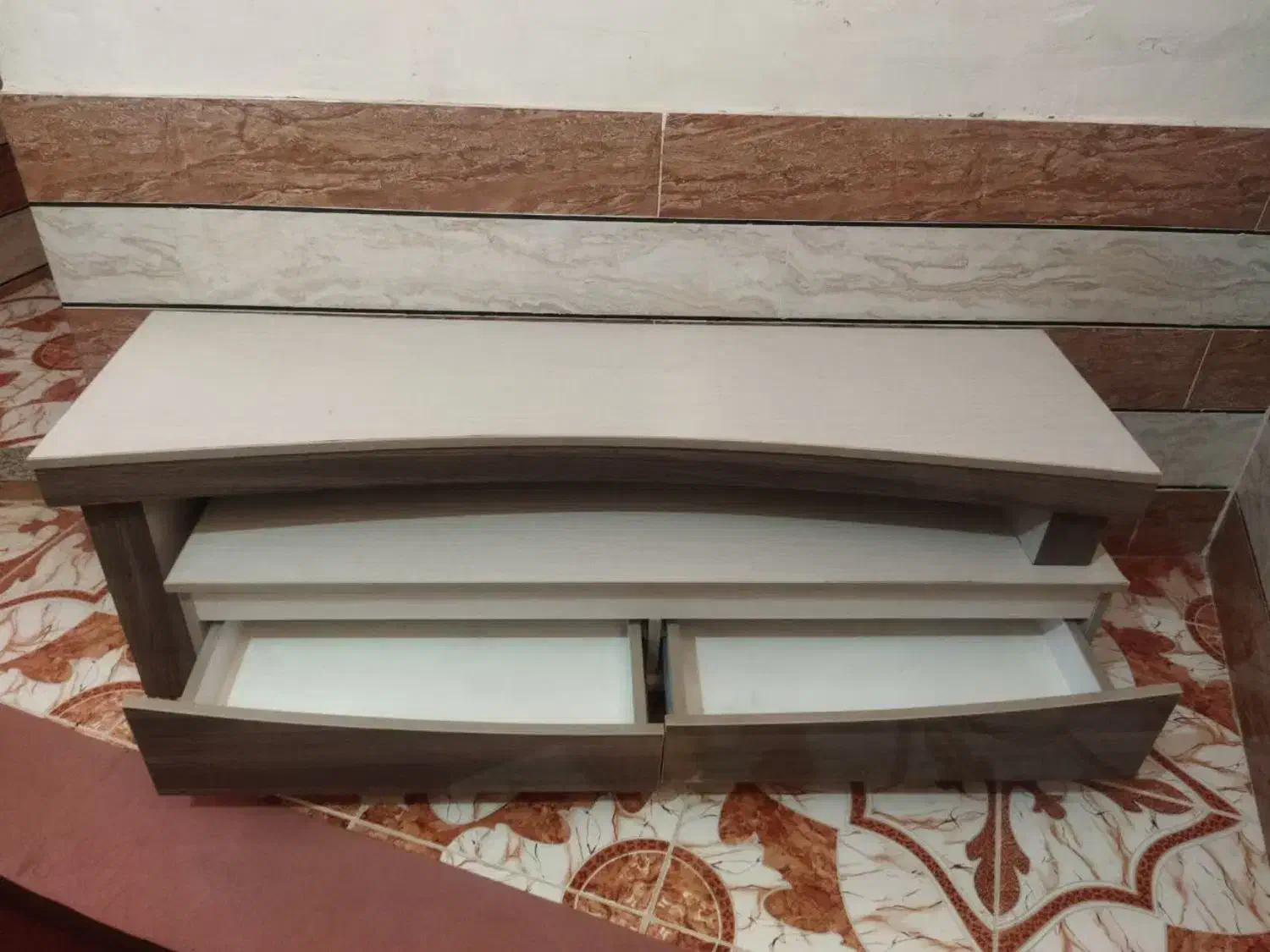 زیر تلوزیونی|میز تلویزیون|بوشکان, |دیوار