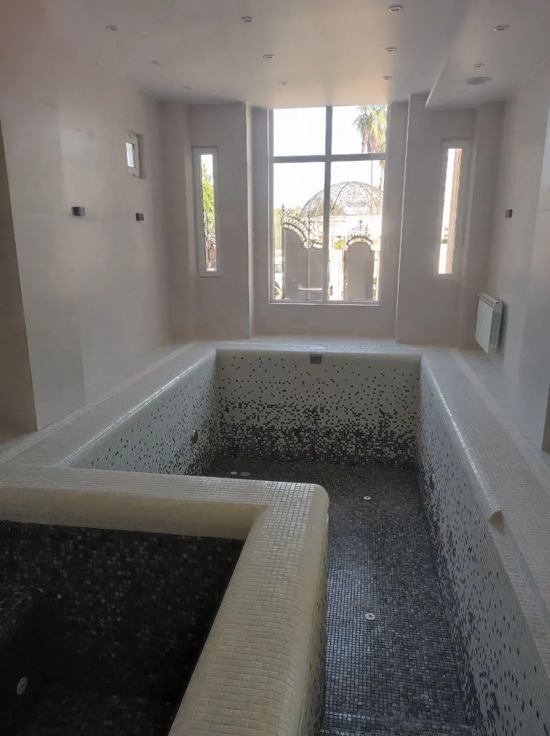 شستشو استخر و حیاط ونظافت‌ منزل|خدمات نظافت|سلمان‌شهر, |دیوار