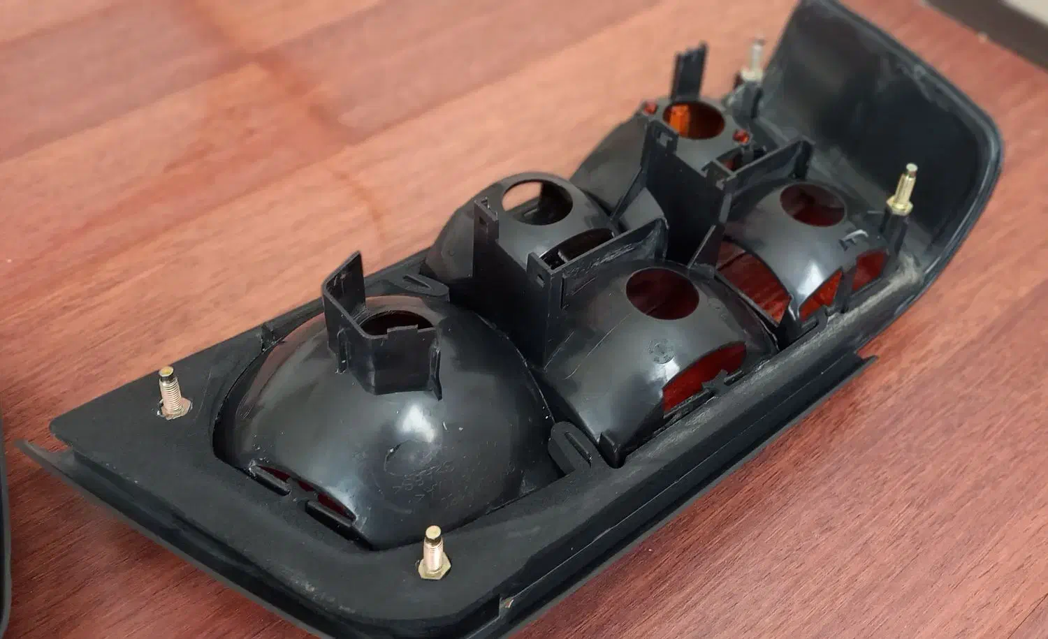 چراغ خطر عقب ۴۰۵ فابریک روی ماشین|قطعات یدکی و لوازم جانبی|سنندج, |دیوار