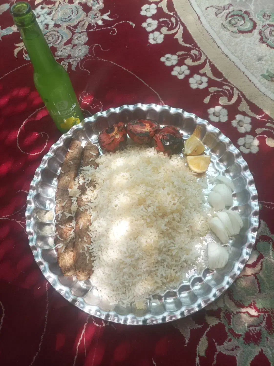 صرف غذا در محیطی زیبا با قیمت مناسب|خدمات پذیرایی، مراسم|مرودشت, استادیوم‎|دیوار