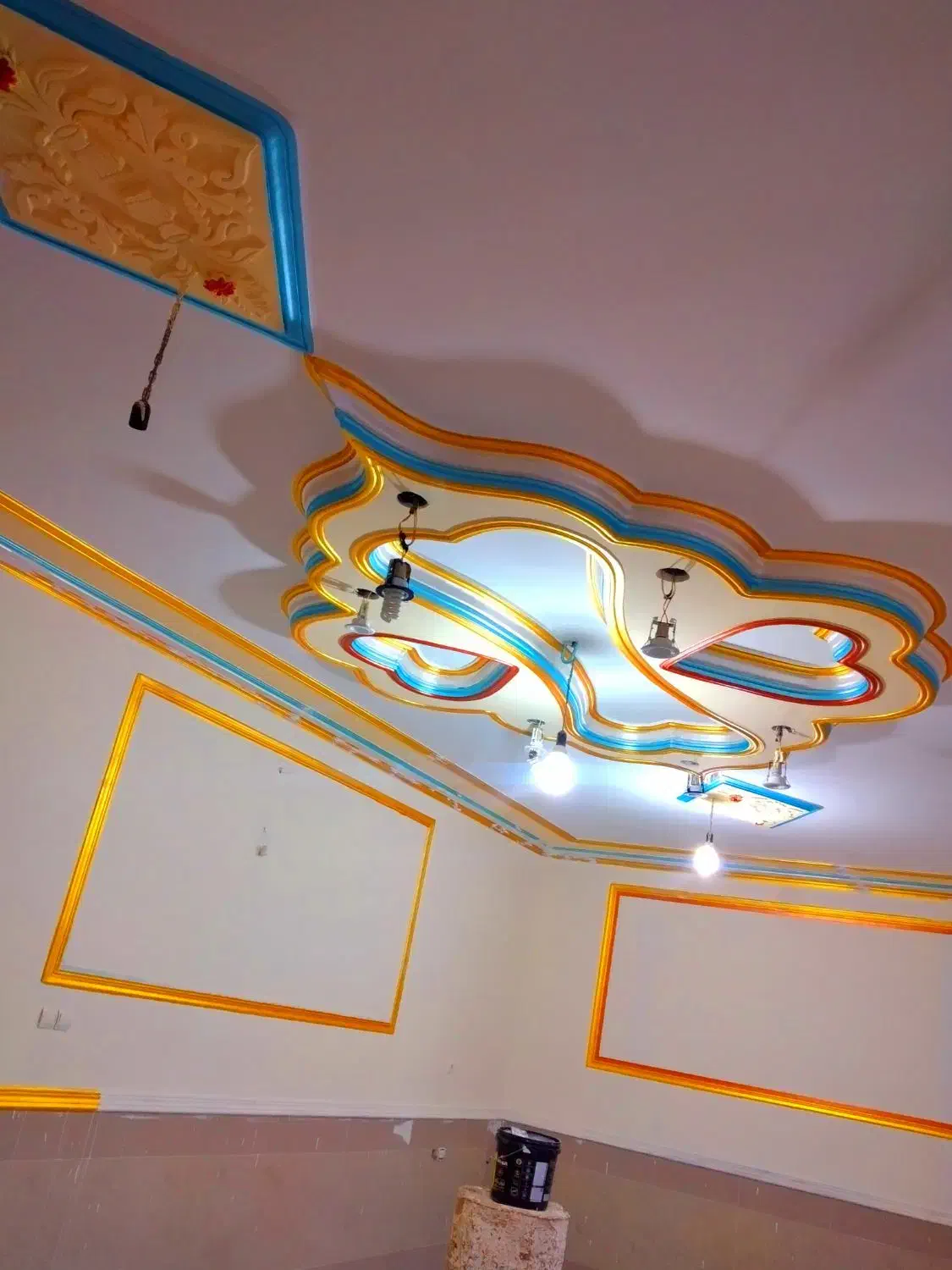 رنگ آمیزی درب و پنجره و گچ|خدمات پیشه و مهارت|ایرانشهر, |دیوار