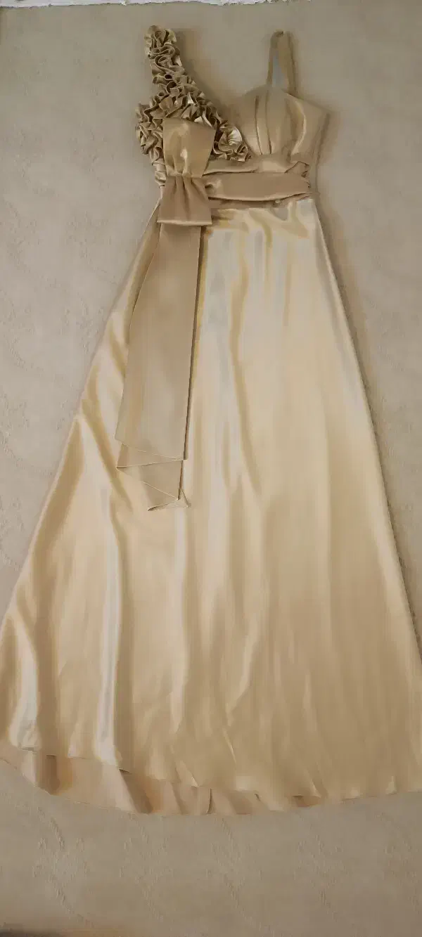 پیراهن مجلسی بلند|لباس|قدس, شهرقدس|دیوار