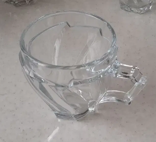 ۶ عدد استکان و ۲ عدد قندان|ظروف سرو و پذیرایی|تویسرکان, |دیوار