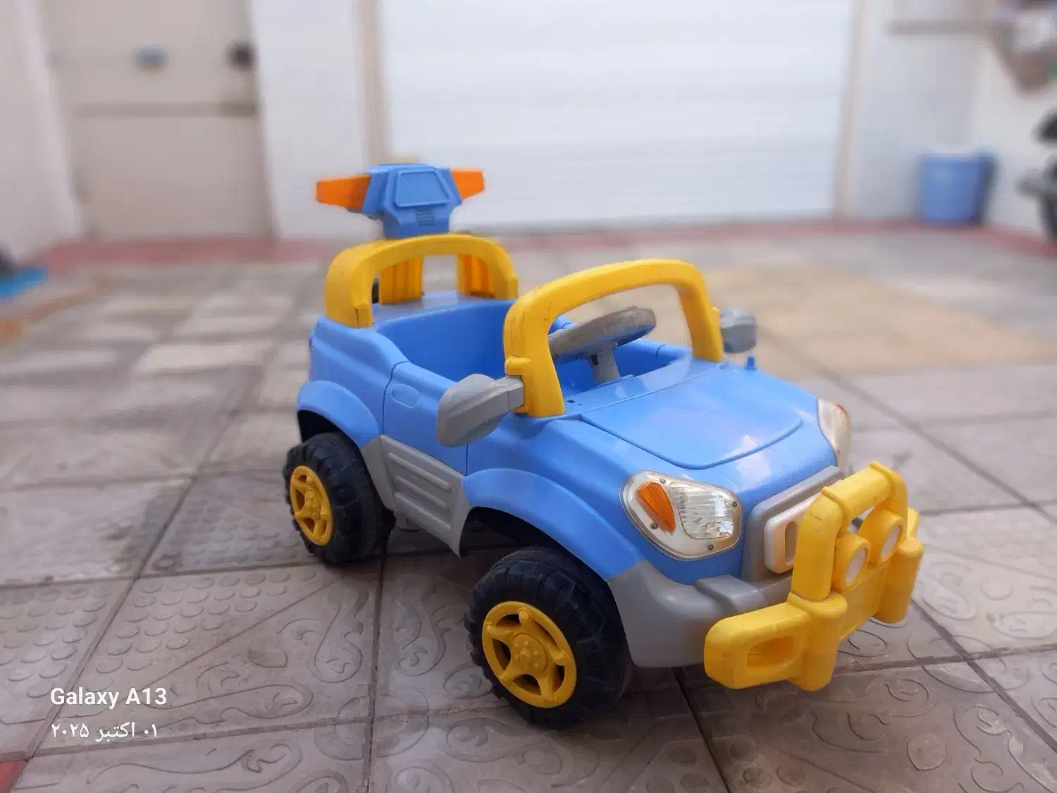 ماشین شارژی دو موتوره..روروک بچه|اسباب‌‌بازی|سبزوار, شرق کال عیدگاه|دیوار