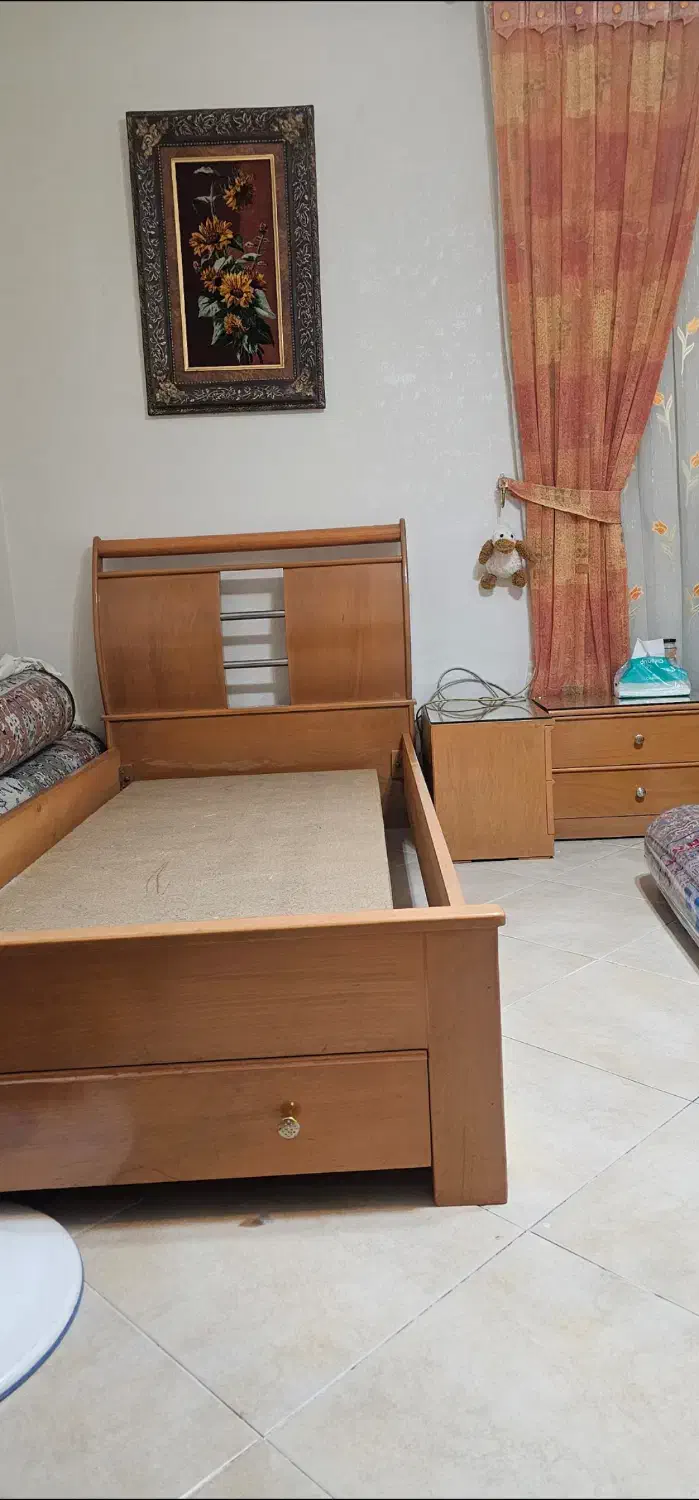 تخت خواب یک نفره کشو دار به همراه پا تختی|تخت و سرویس خواب|تهران, ازگل|دیوار