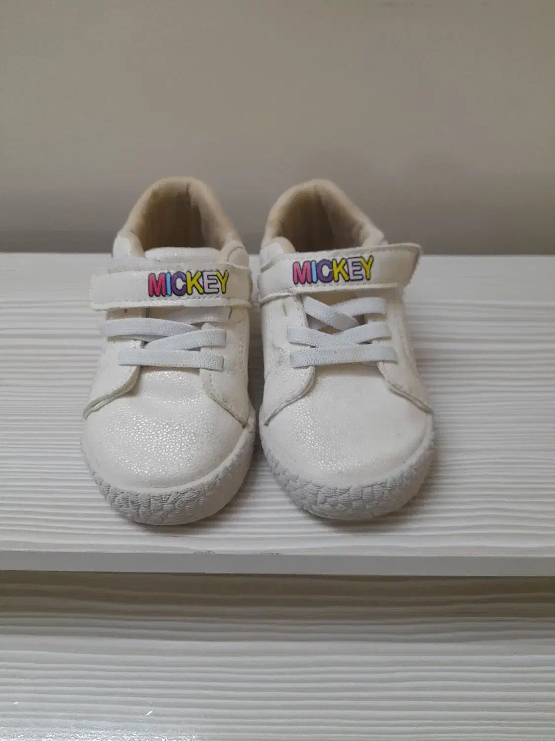 کفش اسپرت دخترانه فقط دوویست تومان|کفش و لباس بچه|مشهد, شیرودی|دیوار