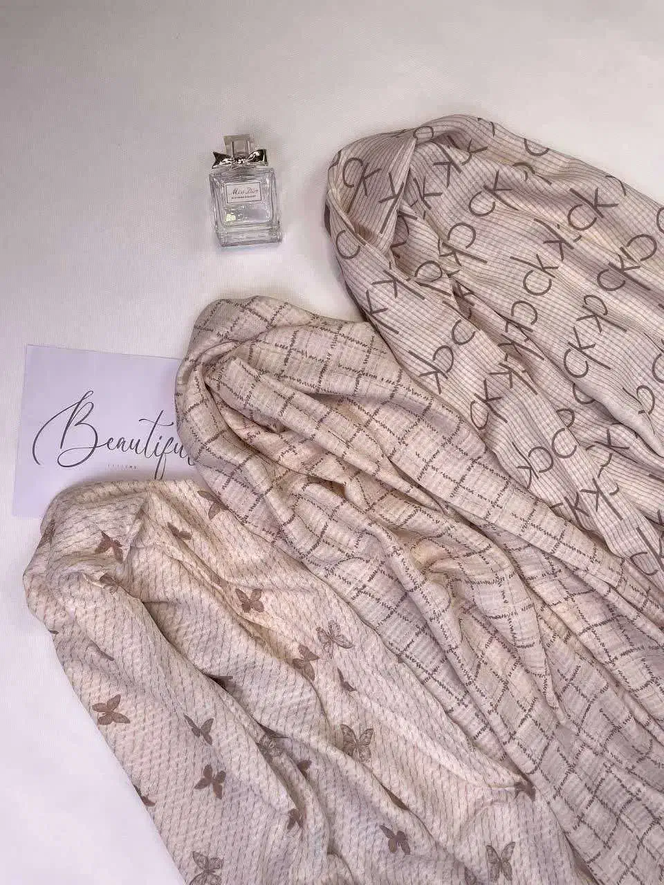 شال طرحدار منگوله دار از برند رومنس|لباس|کهریزک, |دیوار