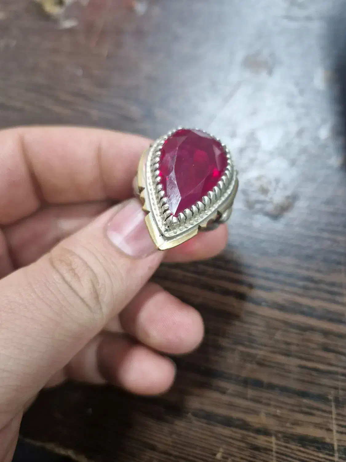 یاقوت دستساز|جواهرات|تبریز, |دیوار