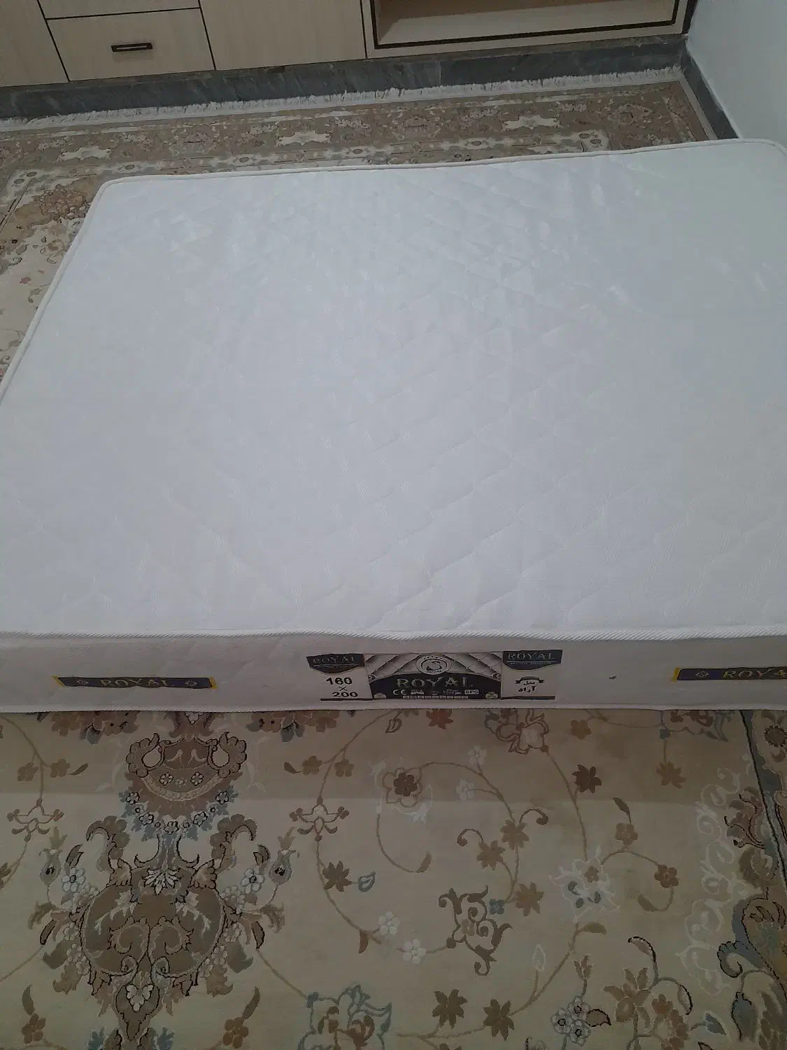 تشک . تختخواب|تشک تختخواب|آبدانان, |دیوار