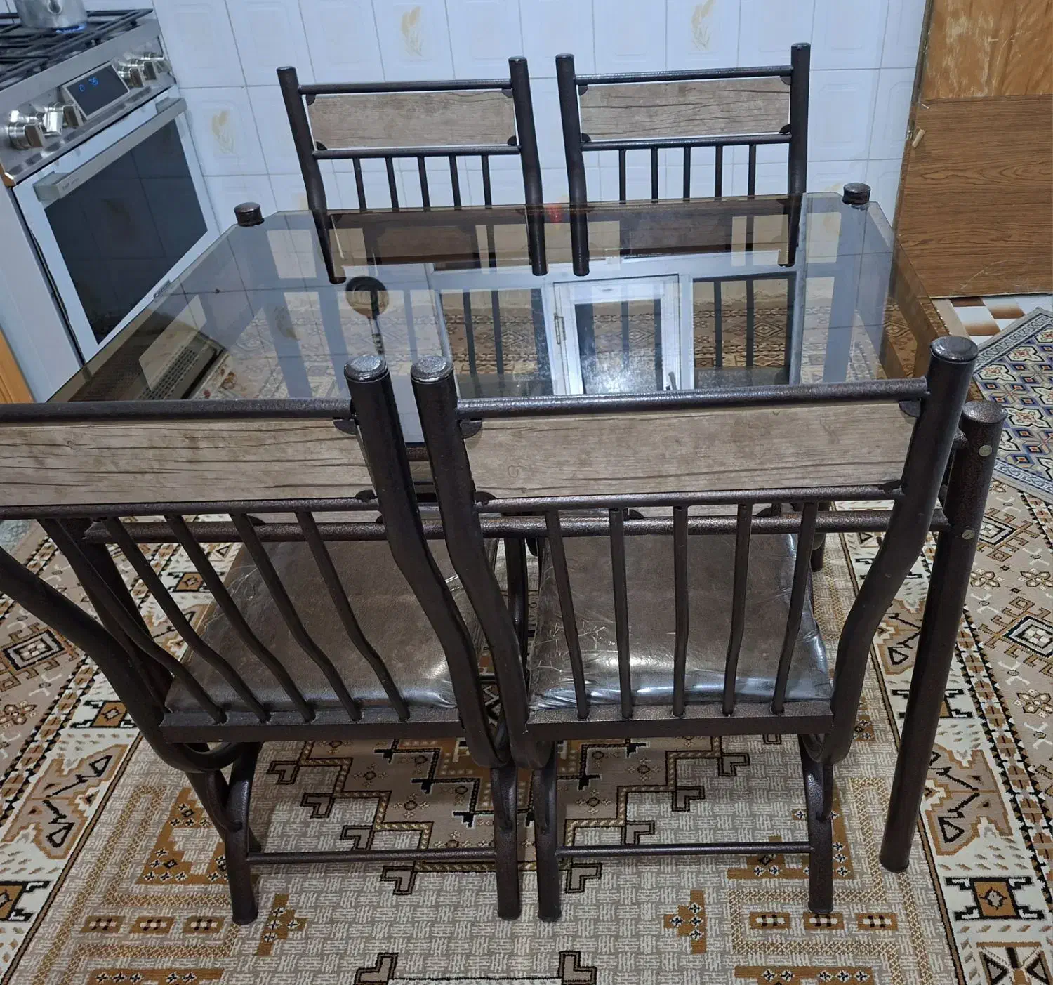 میز غذاخوری|میز و صندلی غذاخوری|شهرکرد, |دیوار