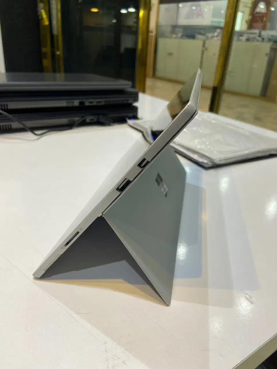 Surface pro 5 Ram 8 hard 256|رایانه همراه|تهران, فردوسی|دیوار
