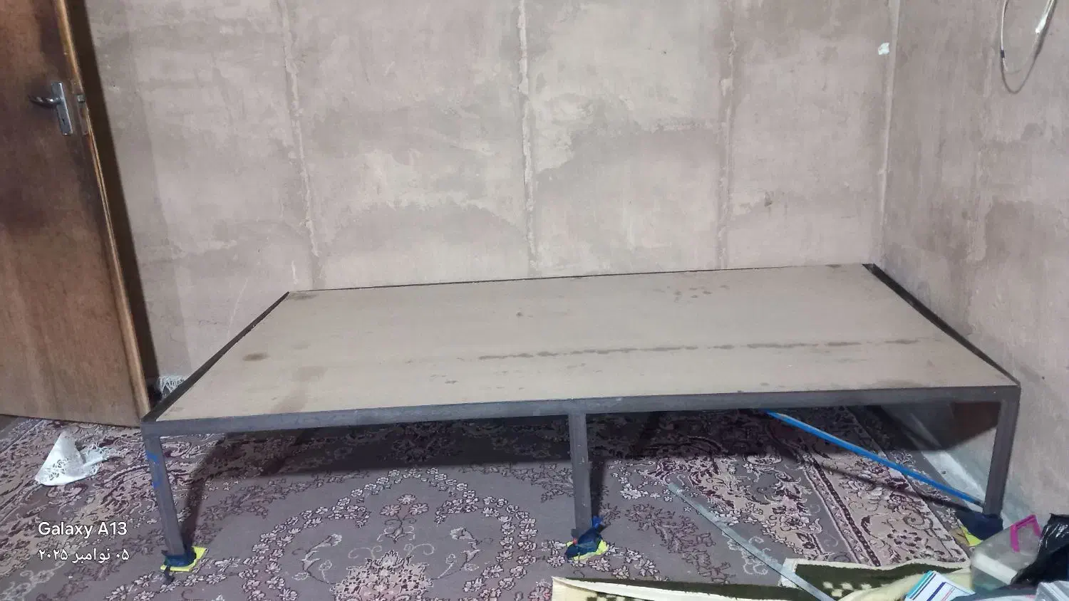 تخت یک نفری|تخت و سرویس خواب|بهمن صغاد, |دیوار