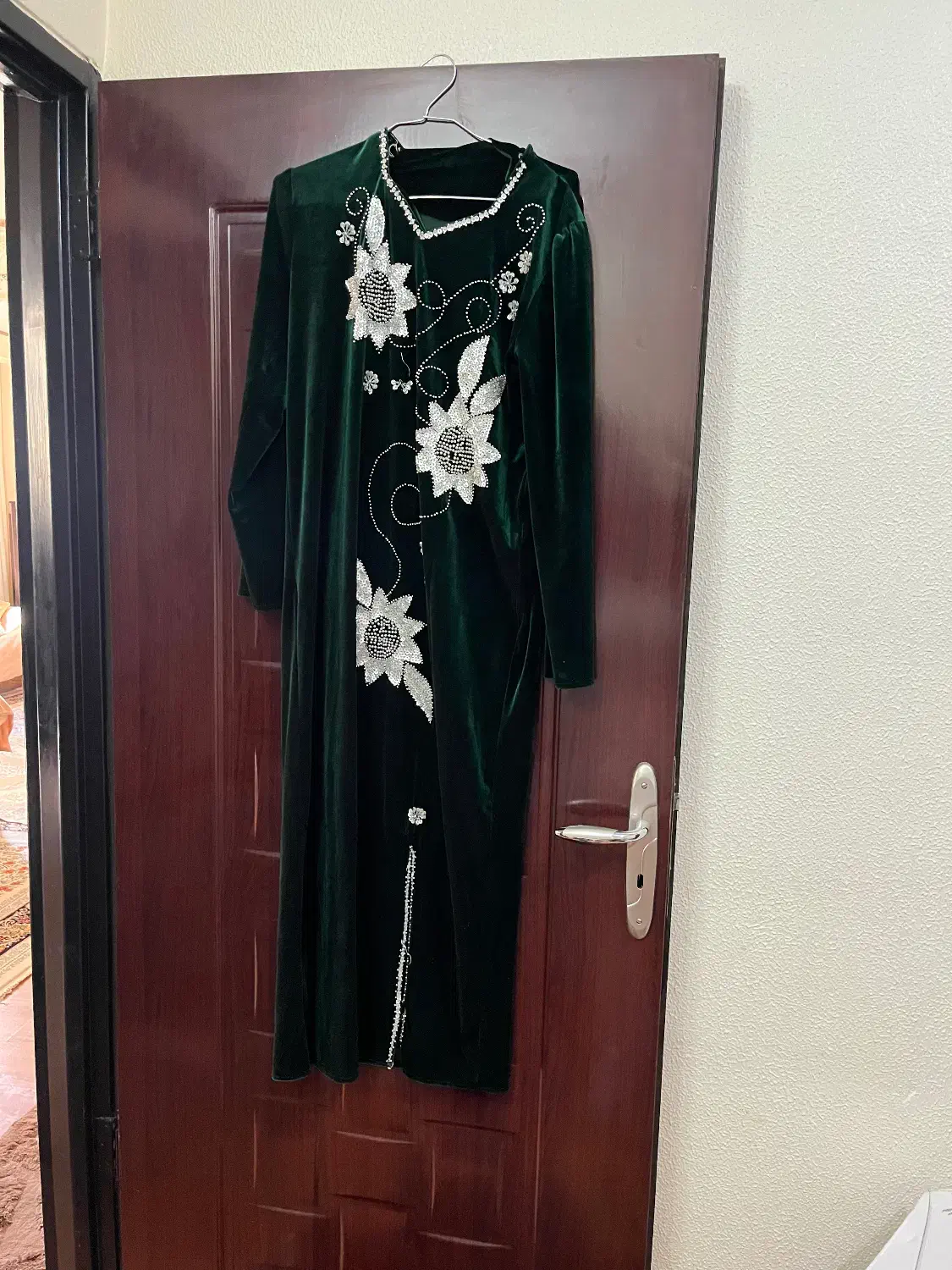 ماکسی|لباس|شاهین‌شهر, نظامی|دیوار