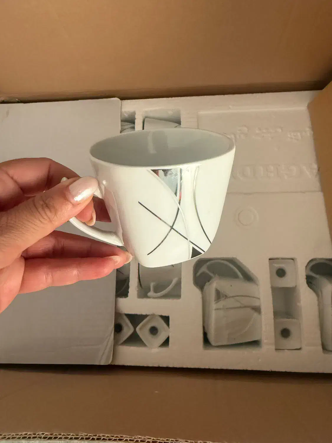 چینی|ظروف سرو و پذیرایی|هشتگرد, شهرک ولیعصر (مصلی)|دیوار