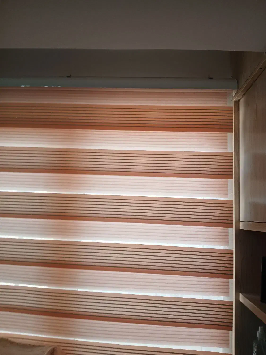 پرده زبرا|پرده، رانر، رومیزی|میانه, |دیوار