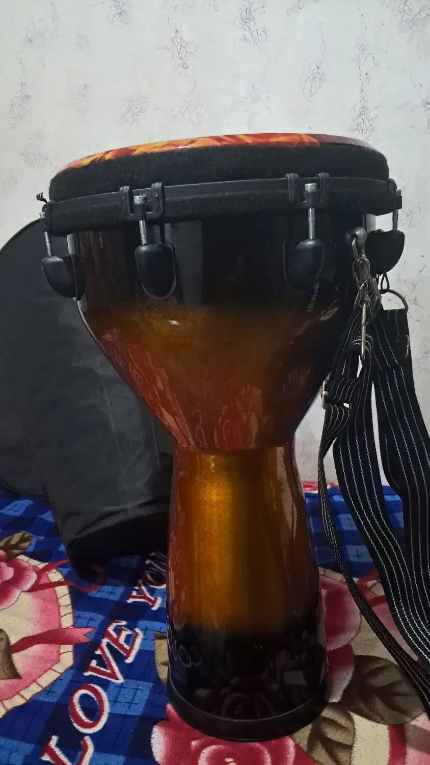 جیمبی در نو|درام و پرکاشن|رشت, نخودچر|دیوار