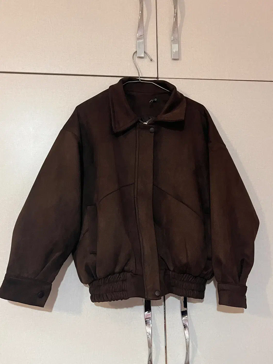 کاپشن جیر استردار ترند|لباس|رشت, منظریه|دیوار