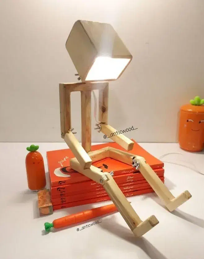 چراغ مطالعه ادمک چوبی|چراغ خواب و آباژور|کرج, گلستان|دیوار