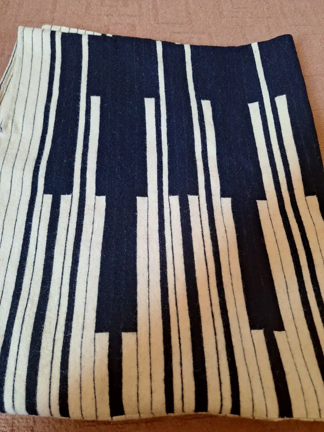 لباس مردانه|لباس|بازفت, |دیوار