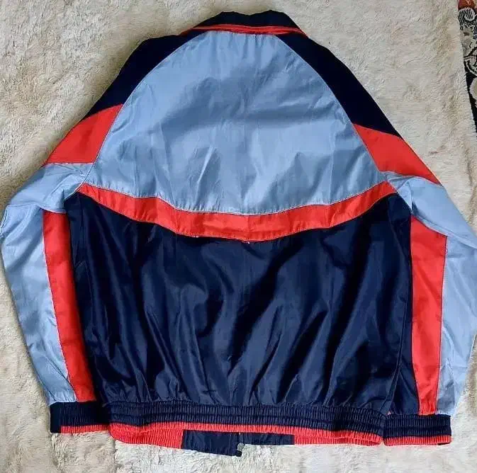 کاپشن|لباس|بهبهان, |دیوار