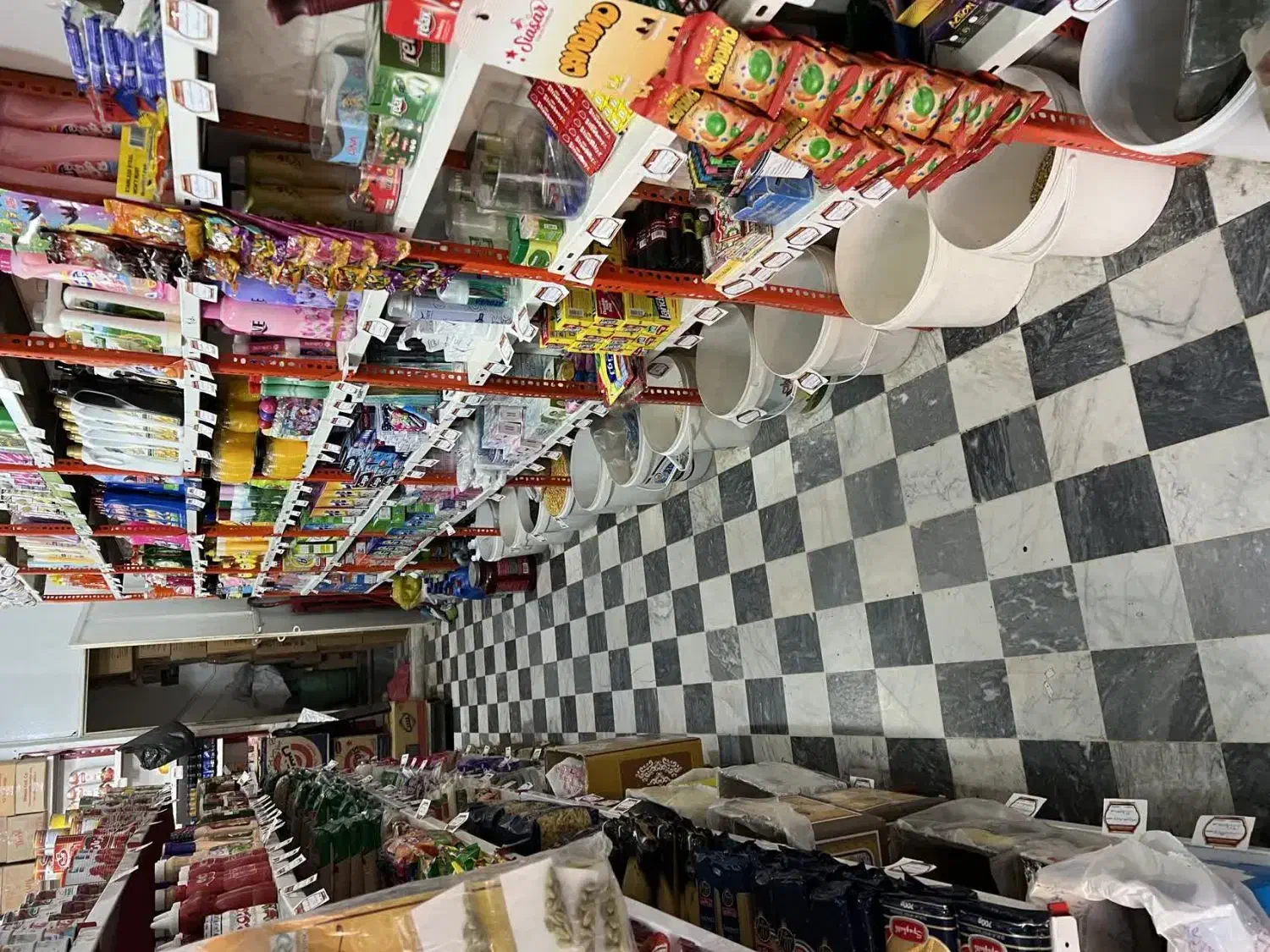 مغازه با لوازم داخل اجاره ای|اجارهٔ مغازه و غرفه|قم, شهرک امام حسین|دیوار