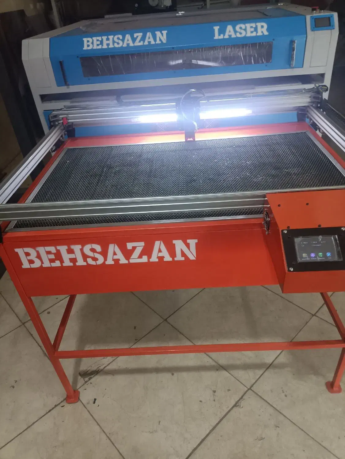 لیزر برش غیر فلزات رو میزی و کابین دار|ماشین‌آلات صنعتی|الوند, |دیوار