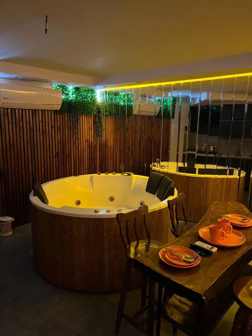 اجاره روزانه ماهانه اپارتمان سوئیت غرب جکوزی دار|اجارهٔ کوتاه‌مدت آپارتمان و سوئیت|تهران, جنت‌آباد جنوبی|دیوار