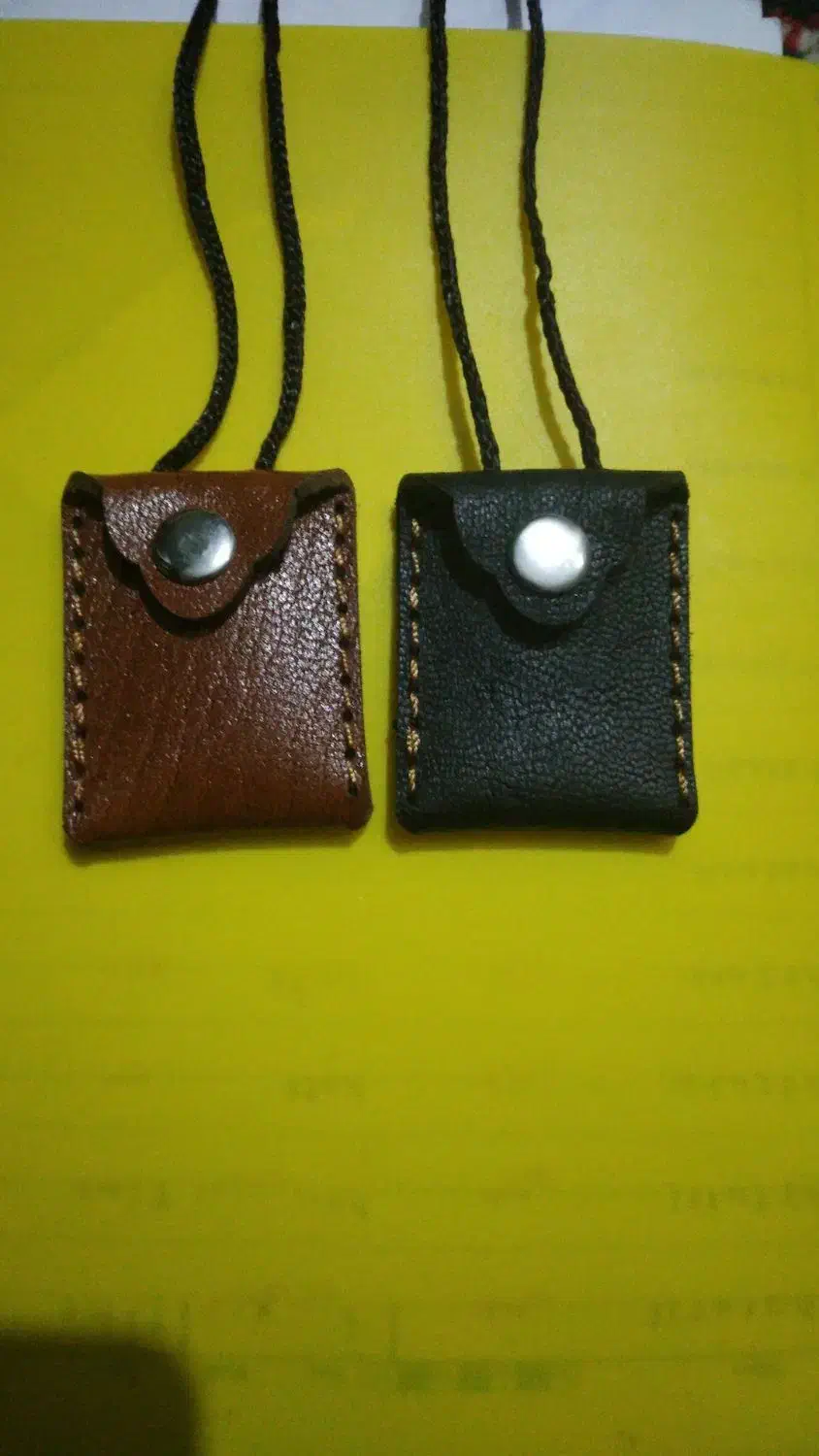 بازوبند و گردنی چرم|بدلیجات|شیراز, گویم|دیوار