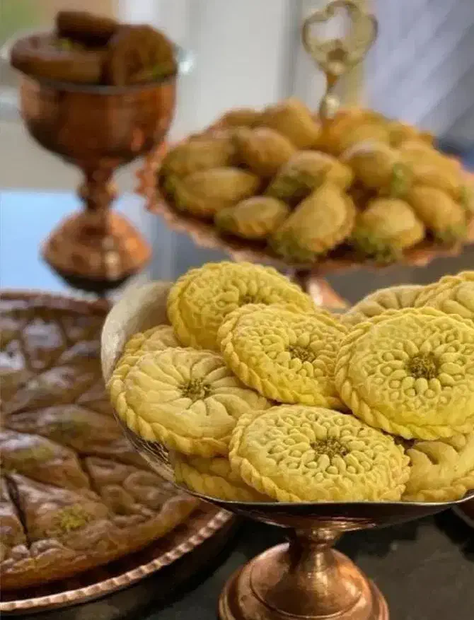 نیروی ماهر در کارگاه قنادی (کلمپه ، کماچ، قطاب )|استخدام خدمات فروشگاه و رستوران|کرمان, |دیوار