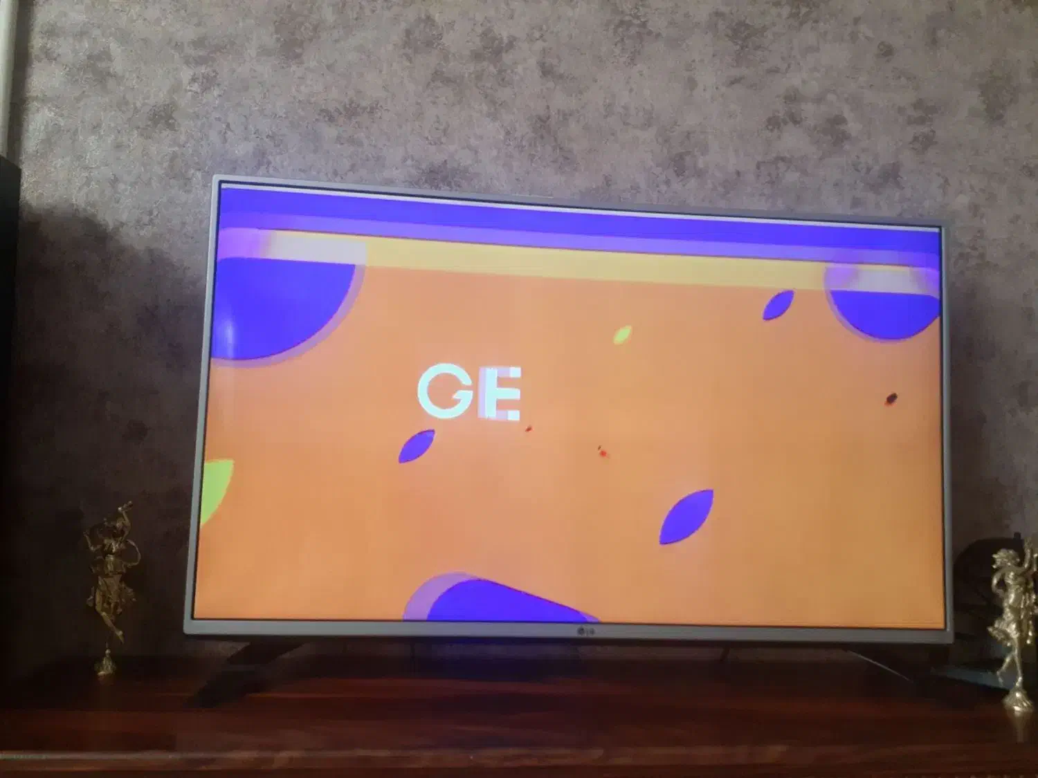 تلویزیون  ۴۲اینچ ال جی|تلویزیون و پروژکتور|چهارباغ, |دیوار