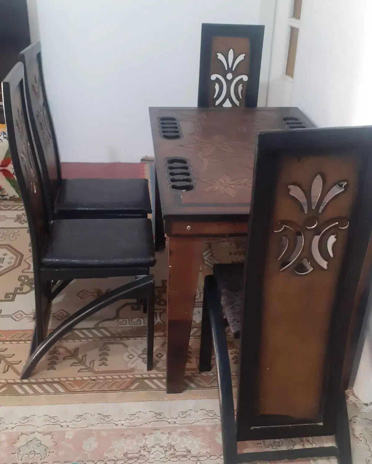 میز ناهار خوری ۴ نفره|میز و صندلی غذاخوری|قم, باغ شازده|دیوار