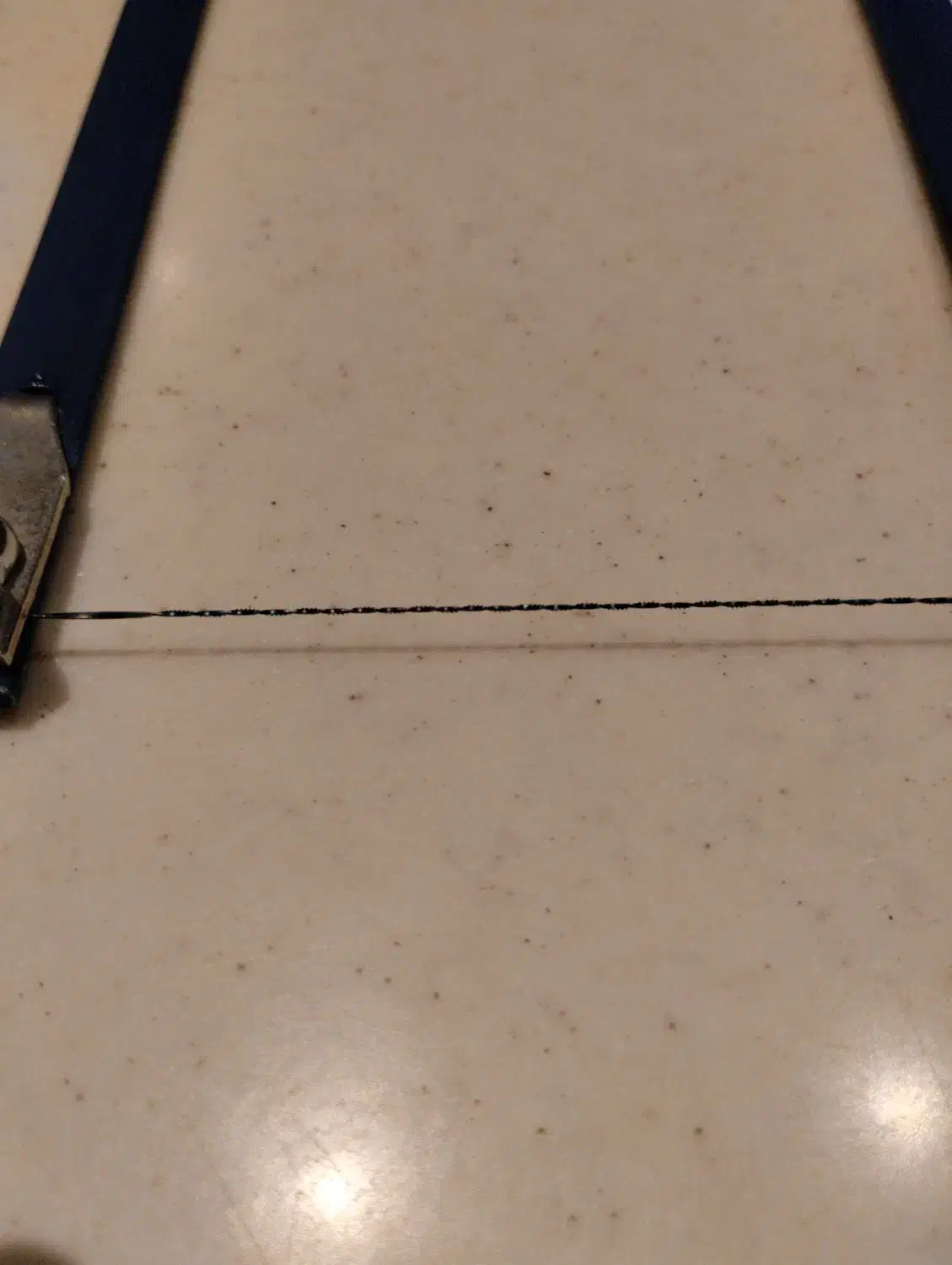 اره مویی|ابزارآلات|شیراز, میرزاکوچک خان|دیوار