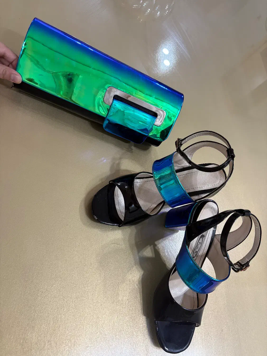 کفش|کیف، کفش، کمربند|مشهد, فردوسی|دیوار