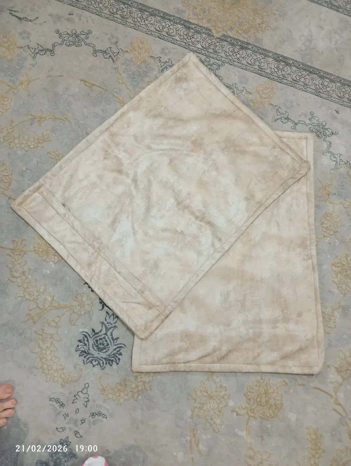 روبالشی|رختخواب، بالش، پتو|باغستان, |دیوار