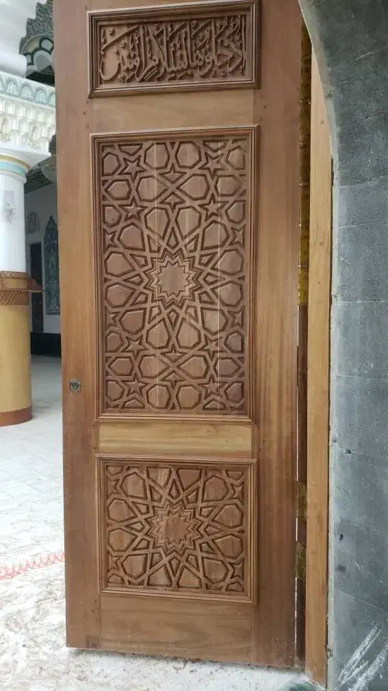 ساخت درب وپنجره چوبی شیشه رنگی به سبک سنتی وقدیمی|مصالح و تجهیزات ساختمان|اصفهان, بهارستان|دیوار
