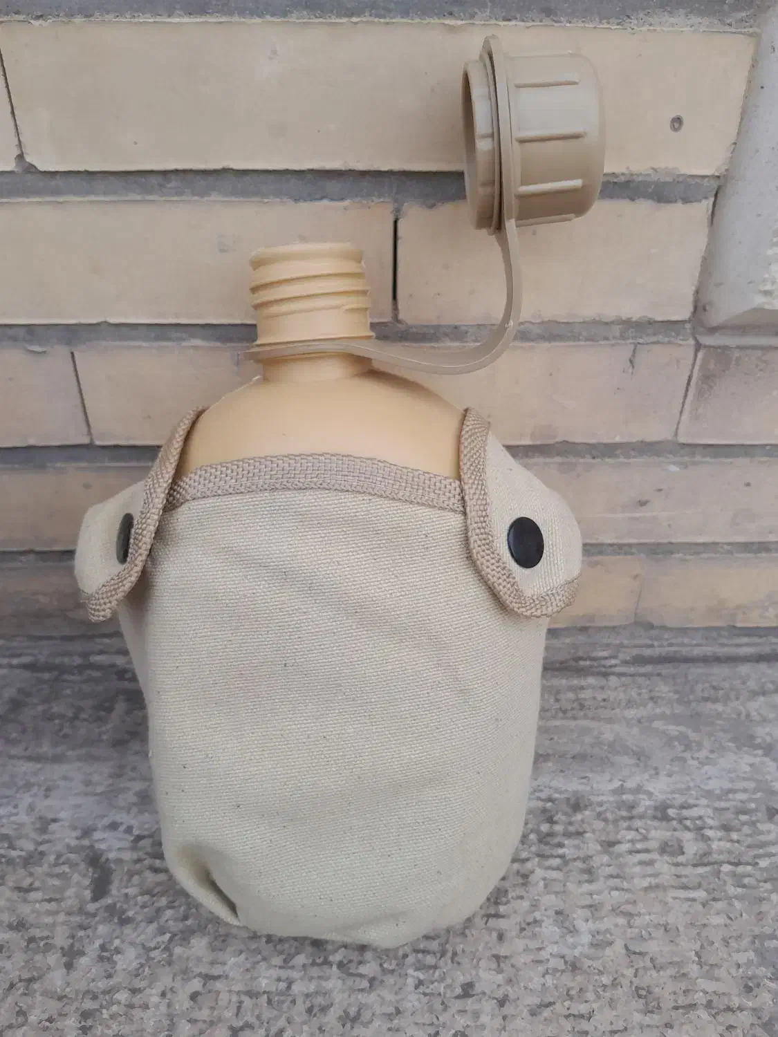 قمقمه نظامی|ظروف نگهدارنده، پلاستیکی، یکبارمصرف|مرند, |دیوار