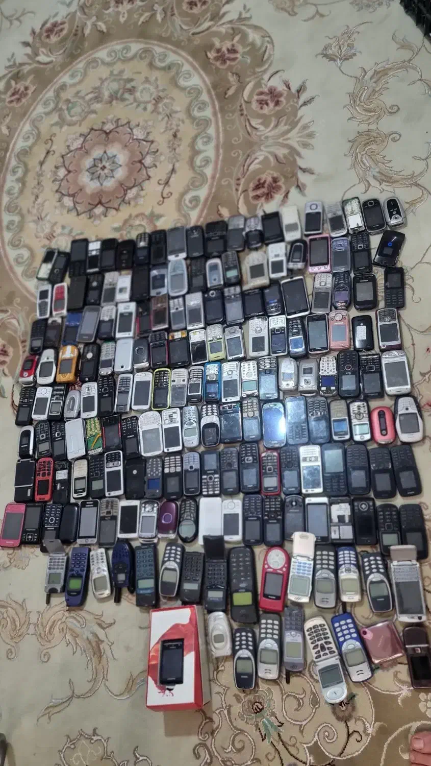 گوشی ساده قدیمی . ۲۰۰ عدد اصلی .۵۰عدد لمسی|موبایل|ماهدشت, |دیوار