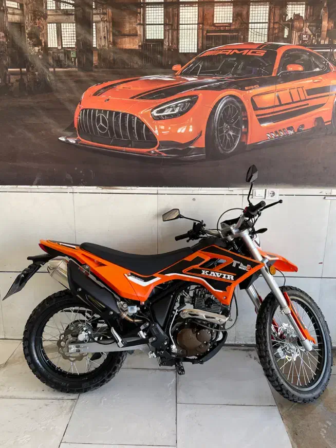 تریل t4200|موتورسیکلت|شاهین‌شهر, مخابرات (شهید بهشتی)|دیوار