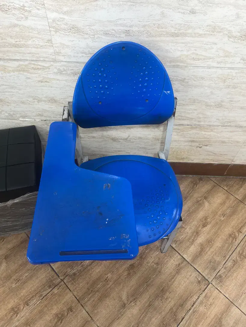 صندلی دانش اموزی|صندلی و نیمکت|ورامین, ورامین|دیوار