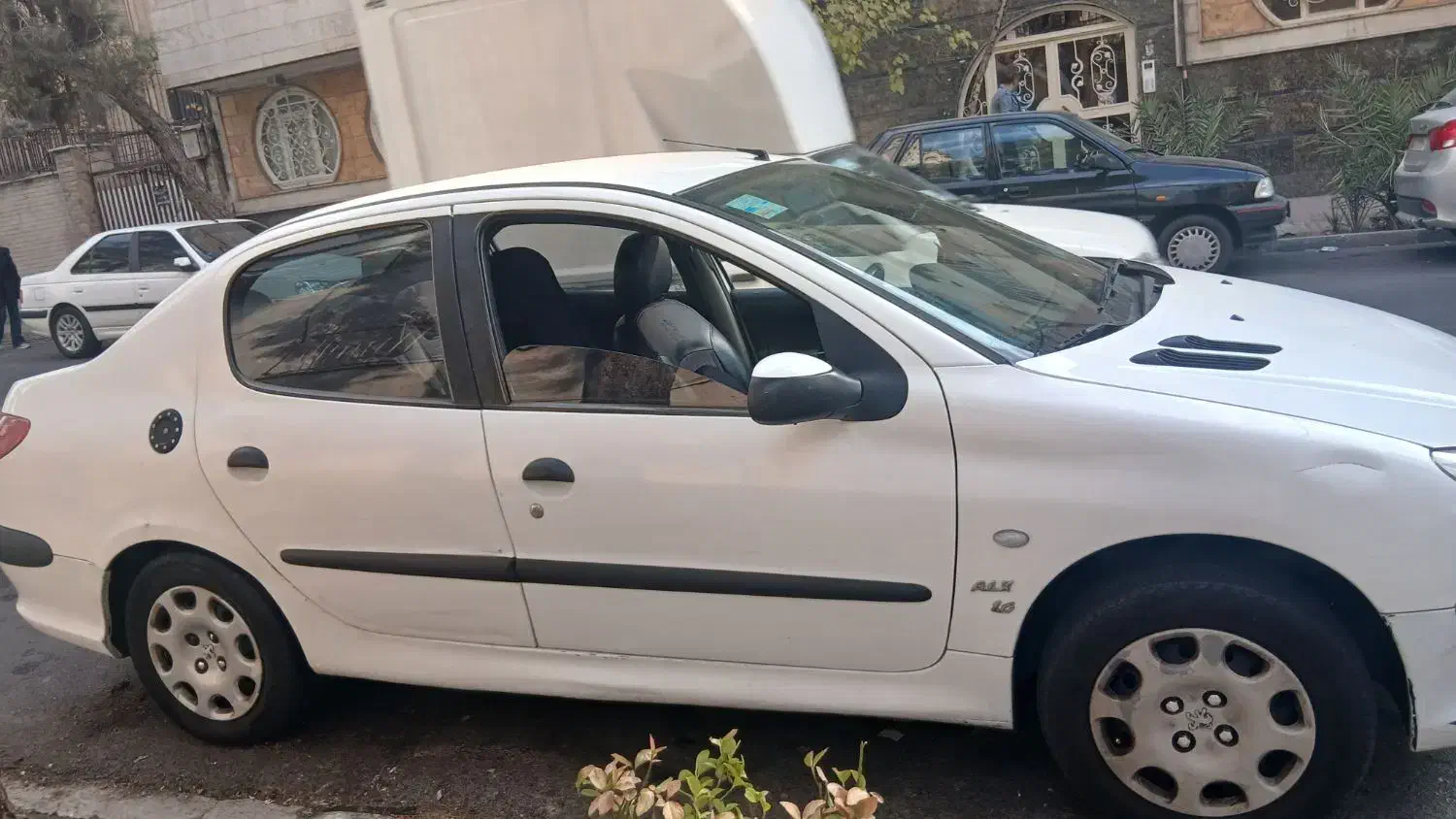 پژو۲۰۶ صندوقدار ۹۰اتومات|خودرو سواری و وانت|تهران, تهرانپارس غربی|دیوار