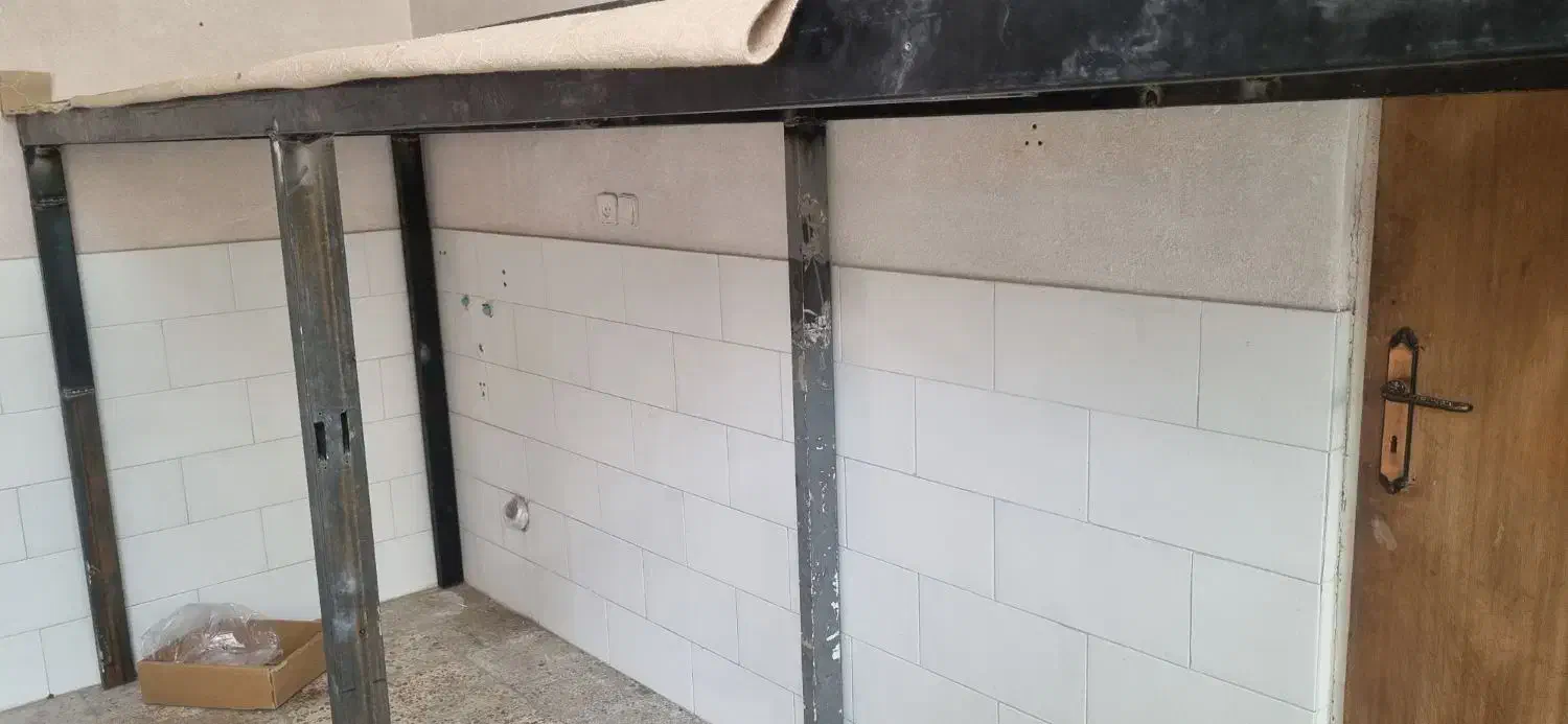 قفسه آهنی|کتابخانه، شلف، قفسههای دیواری|قم, منبع آب|دیوار