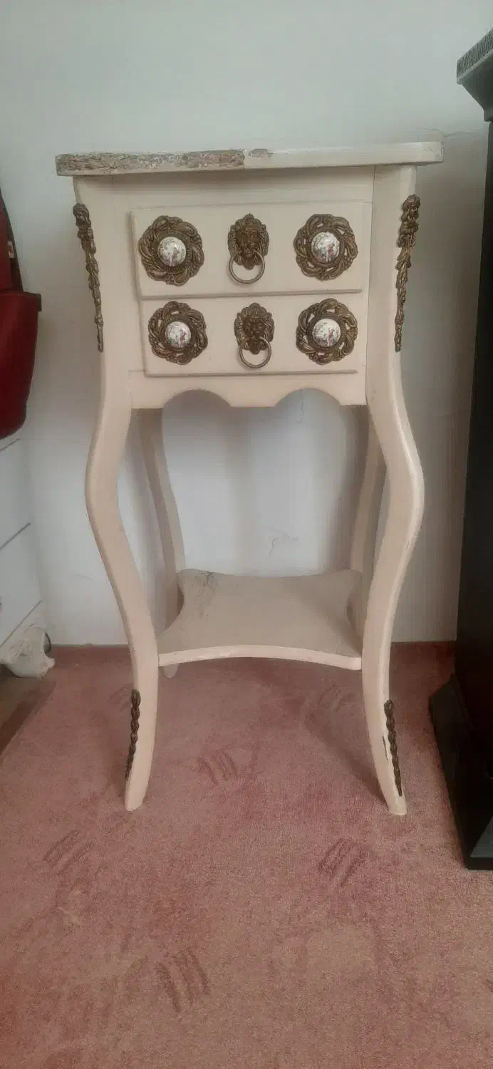 میز تلفن|میز تلفن|بندر انزلی, ساحل قو|دیوار