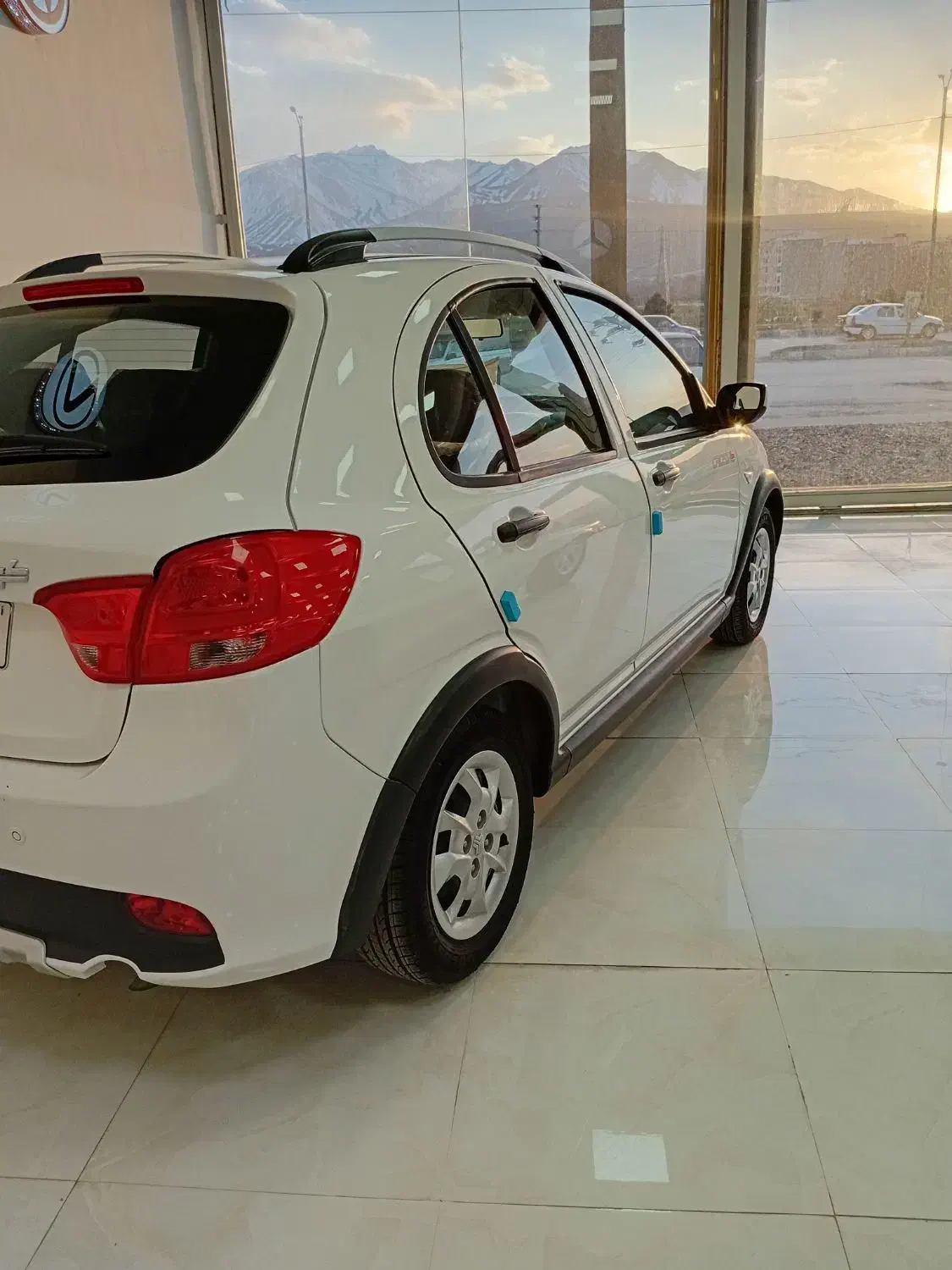 کوییک۴۰۲|خودرو سواری و وانت|همدان, |دیوار