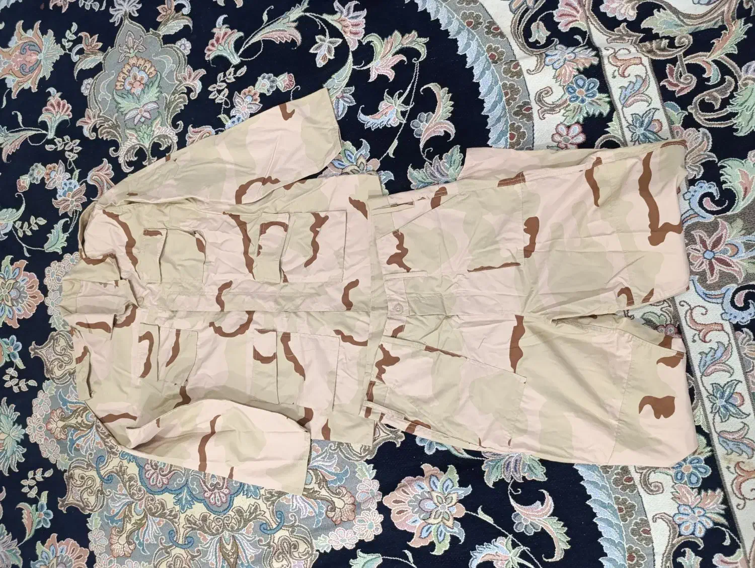لباس سربازی مرزبانی|لباس|تربت‌حیدریه, بیمارستان رازی|دیوار