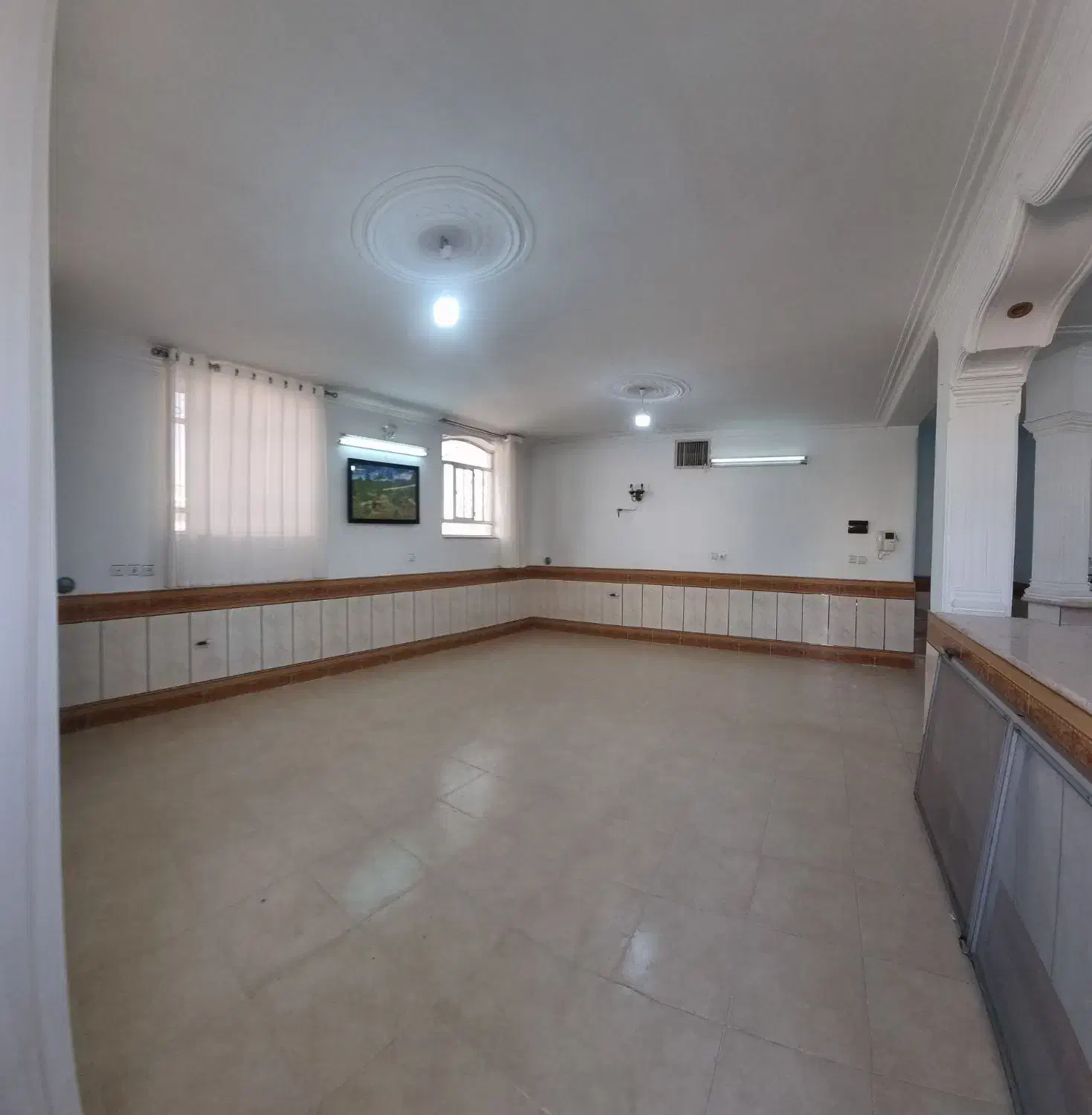 اجاره همکف حیاط دار ورودی مجزا|اجارهٔ آپارتمان|آباده, |دیوار