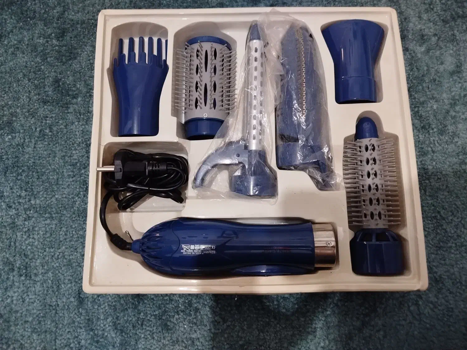 سشوار با تمام تجهیزات|آرایشی، بهداشتی، درمانی|رضوانشهر, |دیوار