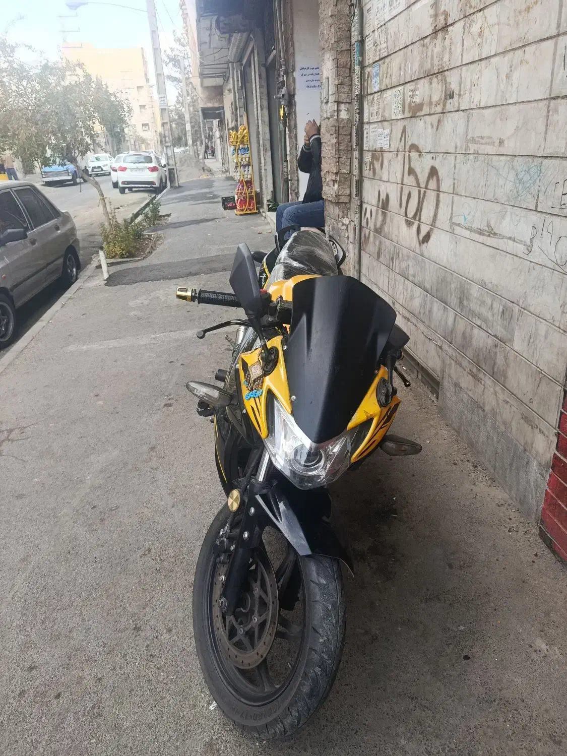 مگلی ۲۰۰مدل ۱۴۰۰|موتورسیکلت|اندیشه, اندیشه فاز ۱|دیوار