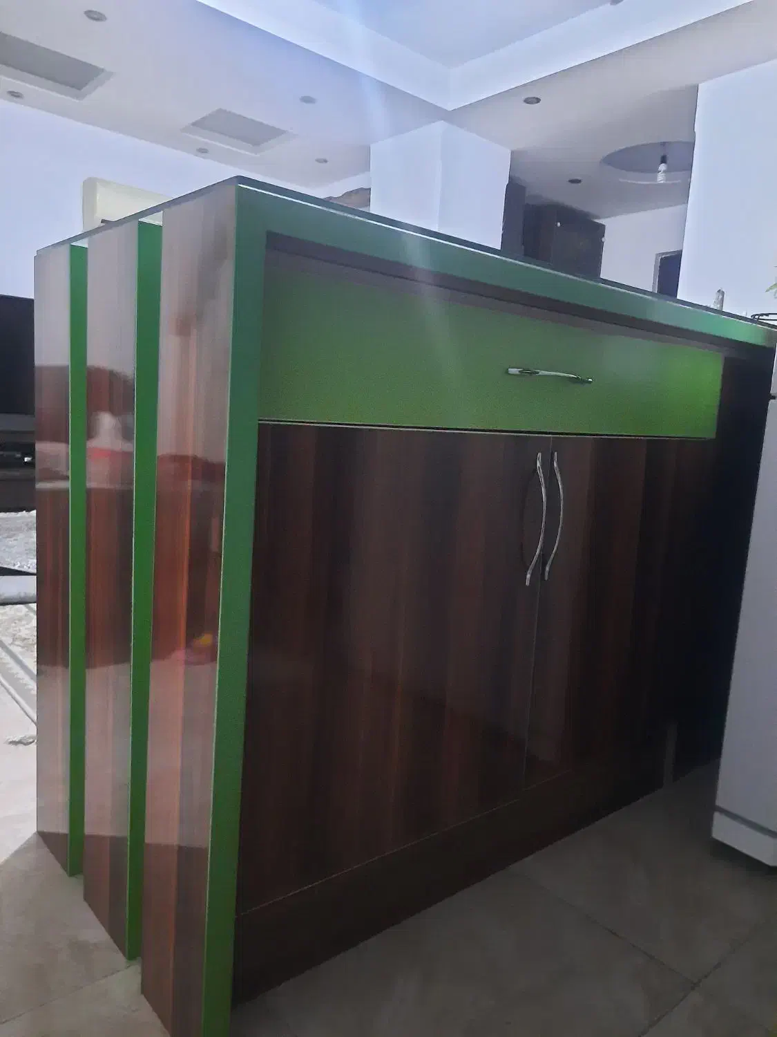 کابینت جلو آشپزخانه (جزیره ی متحرک)|مصالح و تجهیزات ساختمان|رشت, کوی مهر|دیوار