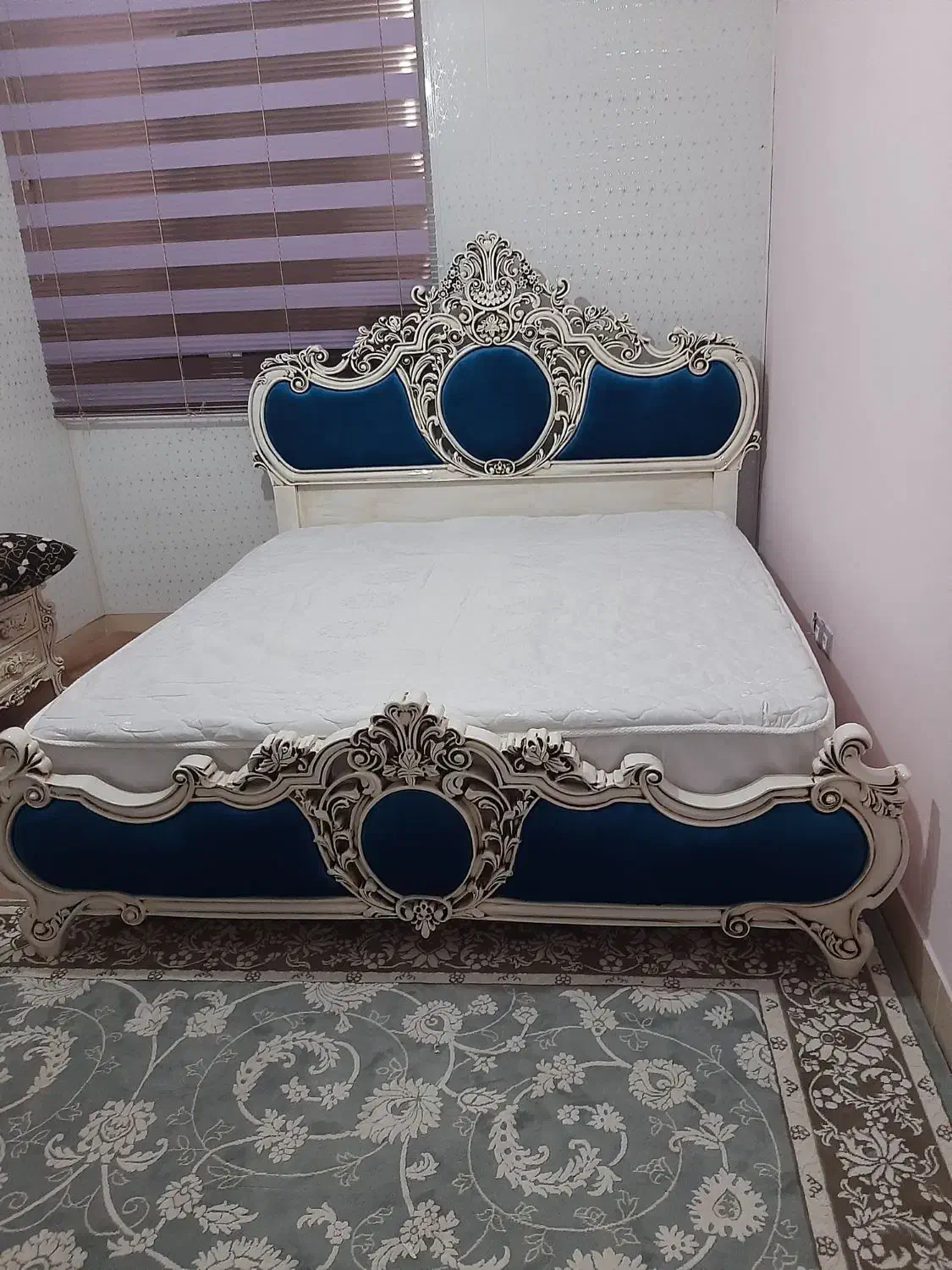 سرویس خواب سلطنتی بسیار تمیز|تخت و سرویس خواب|شیروان (خراسان), |دیوار